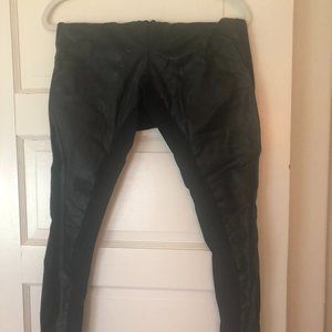 BLACK FAUX LEATHER PEA IN THE POD MATERNITY LEGGINGS, MEDIUM